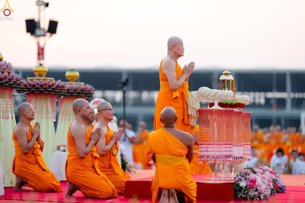 ภาพ No.307821:วันที่ 31 มกราคม พ.ศ. 2569 พิธีจุดประทีปธรรมถวายเป็นพุทธบูชา  และบูชาธรรมมหาปูชนียาจารย์ (ภาพชุดที่ 2) ณ วัดพระธรรมกาย ปทุมธานี ในโครงการธรรมยาตรา กตัญญูบูชา มหาปูชนียาจารย์ พระมงคลเทพมุนี(สด จนฺทสโร) พระผู้ปราบมาร อนุสรณ์สถาน 7 แห่ง ปีที่ 14