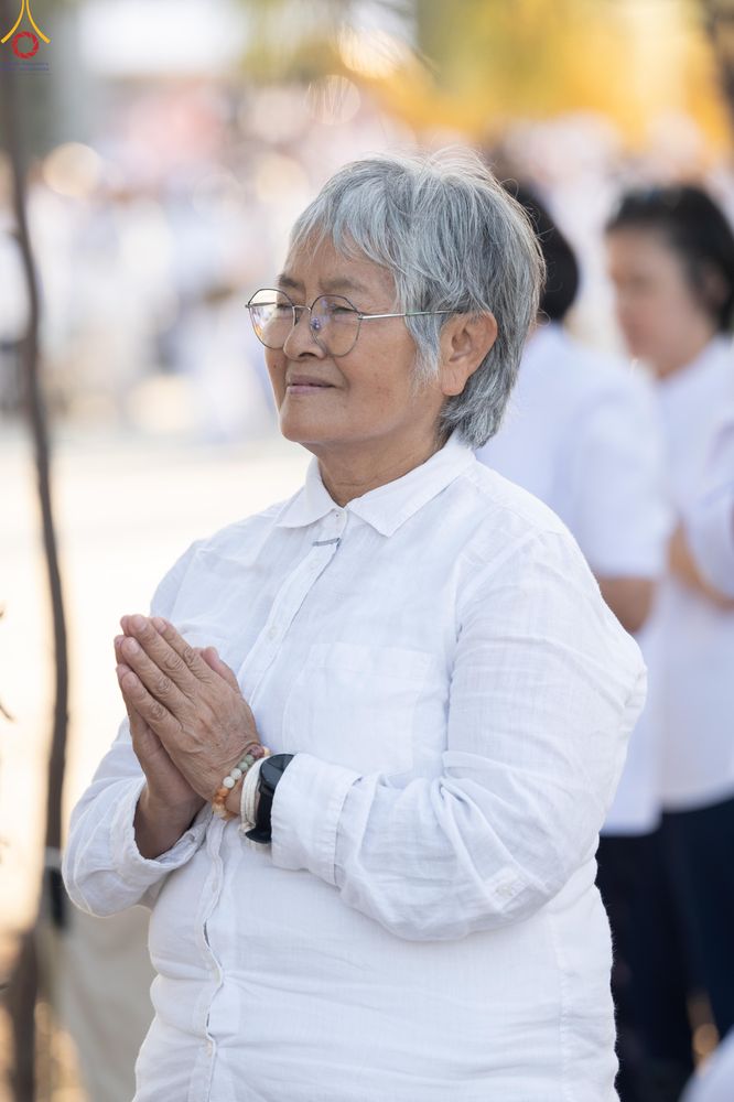 ภาพ No.302123:วันที่ 23 มกราคม พ.ศ. 2569 พิธีจุดประทีปธรรมถวายเป็นพุทธบูชา และบูชาธรรมมหาปูชนียาจารย์  ณ อนุสรณ์สถานลำดับที่ 5 สถานที่เผยแผ่วิชชาธรรมกายครั้งแรก อนุสรณ์สถานบางปลา วัดบางปลา อำเภอบางเลน จังหวัดนครปฐม ในโครงการธรรมยาตรา กตัญญูบูชา มหาปูชนียาจารย์ พระมงคล