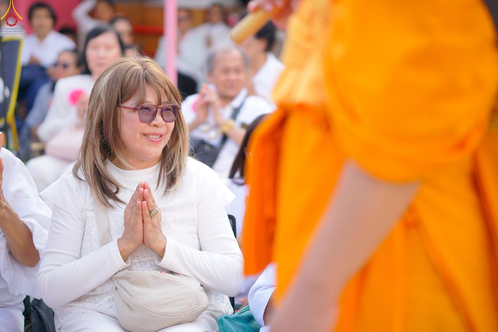 ภาพ No.295079:วันที่ 14 มกราคม พ.ศ. 2569 พิธีต้อนรับพระธรรมยาตรา อนุสรณ์สถานลำดับที่ 4  สถานที่เกิดด้วยกายธรรม ณ วัดโบสถ์บน ต.บางคูเวียง จ.นนทบุรี ในโครงการธรรมยาตรา กตัญญูบูชา มหาปูชนียาจารย์ พระมงคลเทพมุนี(สด จนฺทสโร) พระผู้ปราบมาร อนุสรณ์สถาน 7 แห่ง ปีที่ 14