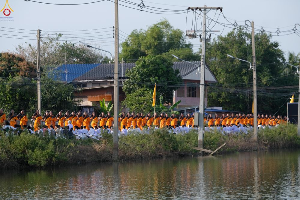 ภาพ No.287813:วันที่ 3 มกราคม พ.ศ. 2569 พิธีต้อนรับพระธรรมยาตรา ครั้งที่ 2 (ภาพชุดที่ 2) ในโครงการธรรมยาตรา กตัญญูบูชา มหาปูชนียาจารย์ พระมงคลเทพมุนี(สด จนฺทสโร) พระผู้ปราบมาร อนุสรณ์สถาน 7 แห่ง ปีที่ 14 ณ อนุสรณ์สถานมหาวิหารพระมงคลเทพมุนี (โลตัสแลนด์) อ.สองพี่น้อง จ.