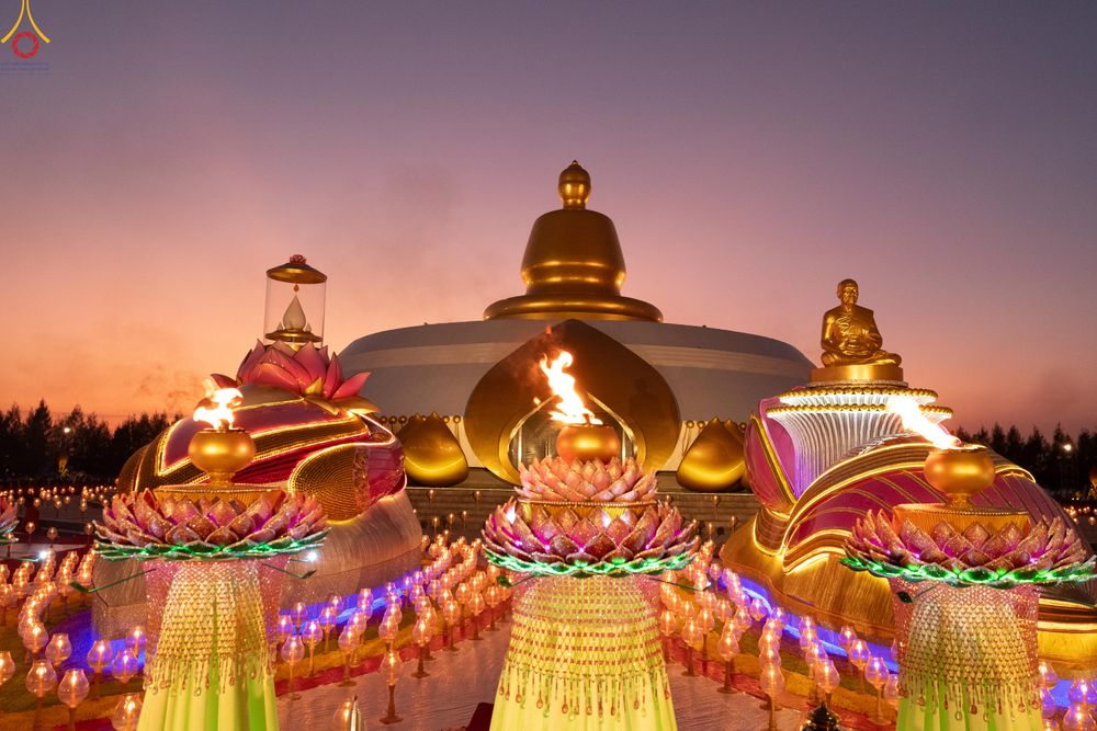 ภาพ No.302291:วันที่ 23 มกราคม พ.ศ. 2569 พิธีจุดประทีปธรรมถวายเป็นพุทธบูชา (ภาพชุดที่ 2) และบูชาธรรมมหาปูชนียาจารย์  ณ อนุสรณ์สถานลำดับที่ 5 สถานที่เผยแผ่วิชชาธรรมกายครั้งแรก อนุสรณ์สถานบางปลา วัดบางปลา อำเภอบางเลน จังหวัดนครปฐม ในโครงการธรรมยาตรา กตัญญูบูชา มหาปูชนีย