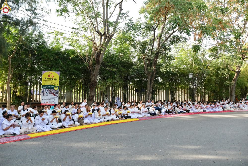 ภาพ No.287701:วันที่ 3 มกราคม พ.ศ. 2569 พิธีต้อนรับพระธรรมยาตรา ครั้งที่ 2 (ภาพชุดที่ 2) ในโครงการธรรมยาตรา กตัญญูบูชา มหาปูชนียาจารย์ พระมงคลเทพมุนี(สด จนฺทสโร) พระผู้ปราบมาร อนุสรณ์สถาน 7 แห่ง ปีที่ 14 ณ อนุสรณ์สถานมหาวิหารพระมงคลเทพมุนี (โลตัสแลนด์) อ.สองพี่น้อง จ.