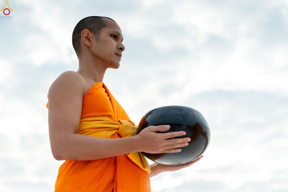 ภาพ No.302631:วันที่ 24 มกราคม พ.ศ. 2569 พิธีตักบาตรพระธรรมยาตรา(ภาพชุดที่ 2) ณ อนุสรณ์สถานลำดับที่ 5 สถานที่เผยแผ่วิชชาธรรมกายครั้งแรก อนุสรณ์สถานบางปลา วัดบางปลา อำเภอบางเลน จังหวัดนครปฐม ในโครงการธรรมยาตรา กตัญญูบูชา มหาปูชนียาจารย์ พระมงคลเทพมุนี(สด จนฺทสโร) พระผู