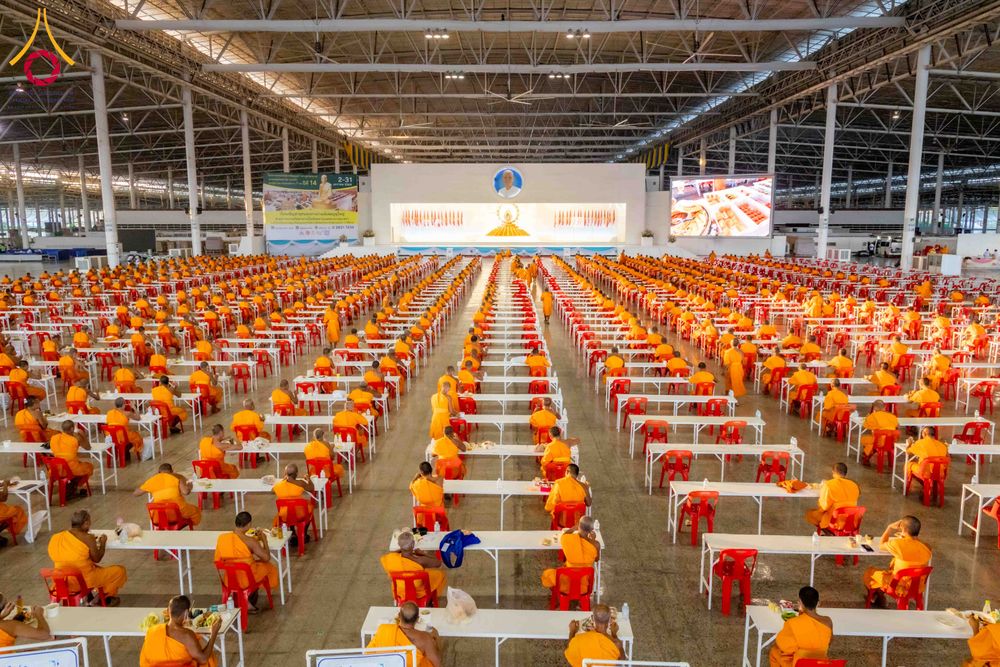 ภาพ No.305433:วันที่ 29 มกราคม พ.ศ. 2569 พิธีถวายภัตตาหารเป็นสังฆทาน แด่พระธรรมยาตรา ณ วัดพระธรรมกาย  จังหวัดปทุมธานี ในโครงการธรรมยาตรา กตัญญูบูชา มหาปูชนียาจารย์ พระมงคลเทพมุนี(สด จนฺทสโร) พระผู้ปราบมาร อนุสรณ์สถาน 7 แห่ง ปีที่ 14