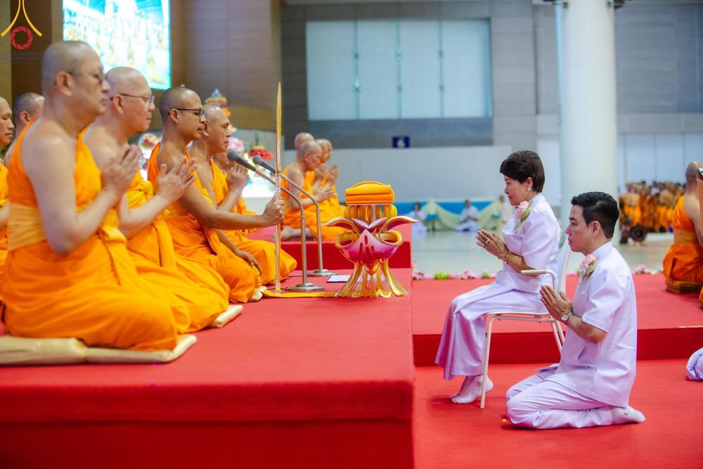 ภาพ No.167869:พิธีทอดกฐิน และ พิธีกรานกฐิน ในวันอาทิตย์ที่ 3 พฤศจิกายน พ.ศ. 2567 ณ วัดพระธรรมกาย จ.ปทุมธานี
