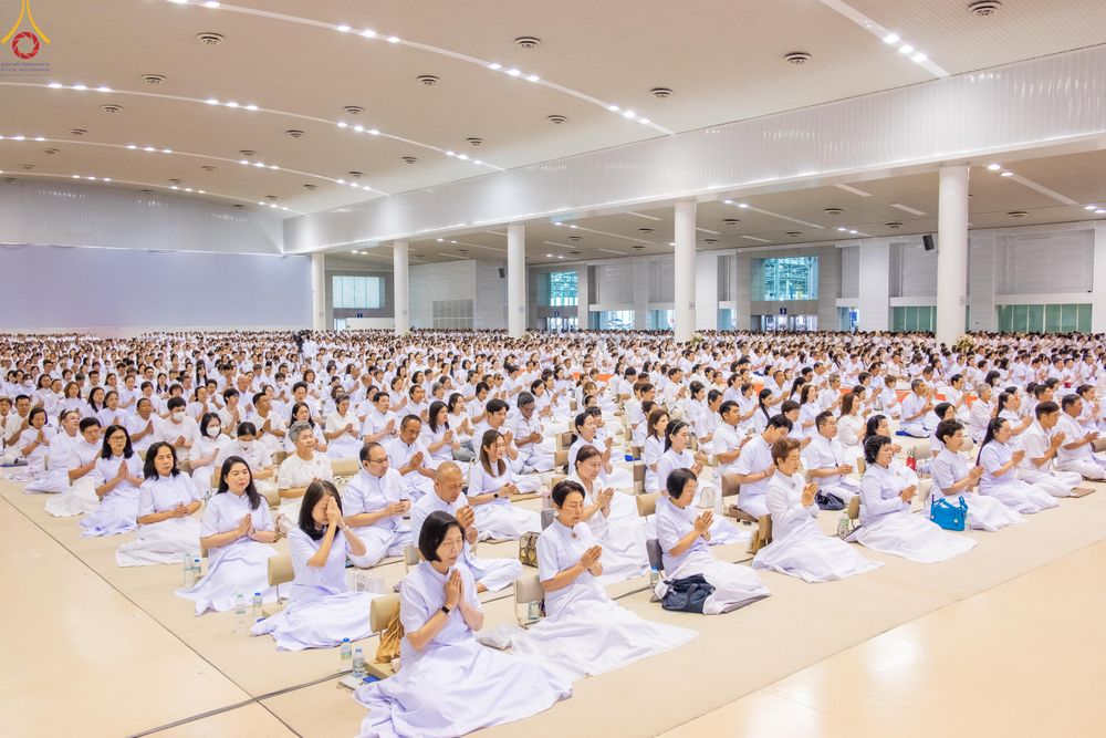 ภาพ No.328110:วันอาทิตย์ต้นเดือนที่ 3 พฤษภาคม พ.ศ.2569 พิธีบูชาข้าวพระ ณ วัดพระธรรมกาย