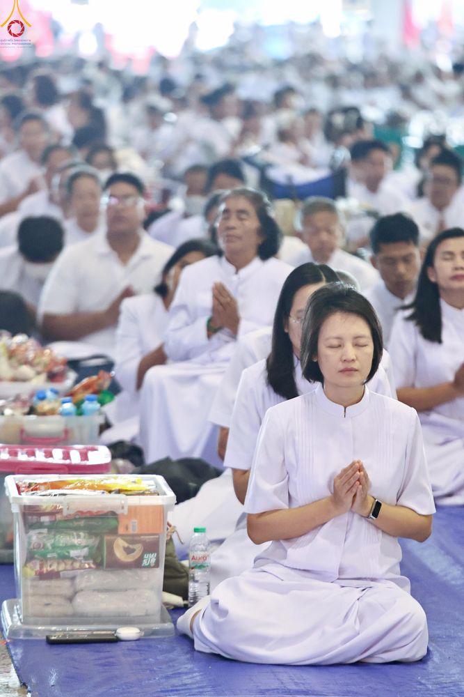 ภาพ No.318148:วันอาทิตย์ต้นเดือนที่ 5 เมษายน พ.ศ.2569 พิธีตักบาตร ณ บ้านแก้วเรือนทองคุณยายอาจารย์ฯ วัดพระธรรมกาย