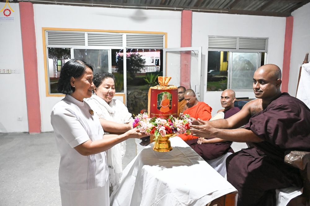 ภาพ No.278885:วันที่ 1 พฤศจิกายน  2568 กฐินสมทบวัดต่างประเทศ โดยคณะศิษยานุศิษย์ บูชาธรรม 81 ปี หลวงพ่อธัมมชโย กฐินช้างศรีลังกา  ณ วัดสุวรรณวิหาร เขตอาวิซาเวรี ประเทศศรีลังกา