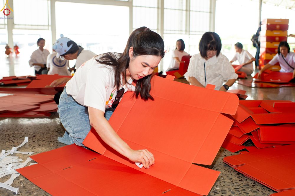 ภาพ No.320514:วันที่ 10 เมษายน พ.ศ.2569 การเตรียมกล่องไทยธรรม เพื่องานถวายมหาสังฆทาน 40,000 กว่าวัดทั่วประเทศ วันคุ้มครองโลก 22 เมษายน พ.ศ.2569 วัดพระธรรมกาย