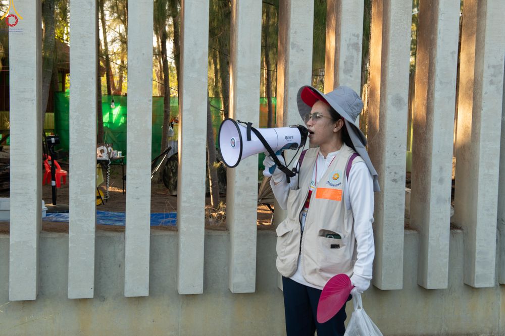 ภาพ No.301408:ภาพเบื้องหลังอาสาสมัครรวมใจ ชุดที่ 4 ในโครงการธรรมยาตรา กตัญญูบูชา มหาปูชนียาจารย์ พระมงคลเทพมุนี(สด จนฺทสโร) พระผู้ปราบมาร อนุสรณ์สถาน 7 แห่ง ปีที่ 14