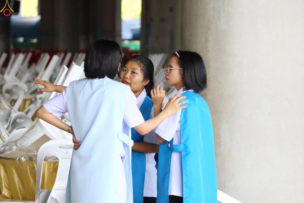 ภาพ No.322963:วันที่ 17-19 เมษายน พ.ศ.2569 การปูผ้ากระสอบขาว , เตรียมจุดฉัน , เตรียมจุดพักค้าง เพื่องานถวายมหาสังฆทาน 40,000 กว่าวัดทั่วประเทศ วันคุ้มครองโลก 22 เมษายน พ.ศ.2569 วัดพระธรรมกาย