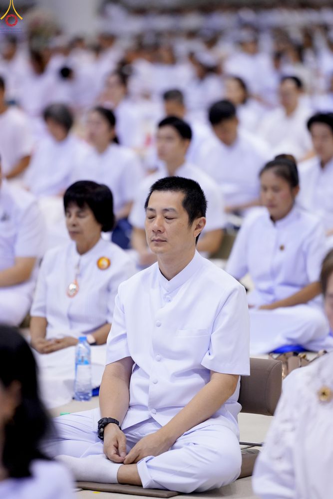 ภาพ No.331198:วันวิสาขบูชา อาทิตย์ที่ 31 พฤษภาคม พ.ศ.2569 พิธีปฏิบัติธรรม ณ ห้องแก้วสารพัดนึก 1  วัดพระธรรมกาย จังหวัดปทุมธานี