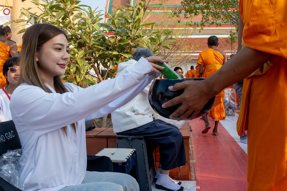 ภาพ No.294526:วันที่ 14 มกราคม พ.ศ. 2569 พิธีตักบาตรพระธรรมยาตรา ณ วัดสองพี่น้อง ต.ต้นตาล อ.สองพี่น้อง จ.สุพรรณบุรี ในโครงการธรรมยาตรา กตัญญูบูชา มหาปูชนียาจารย์ พระมงคลเทพมุนี(สด จนฺทสโร) พระผู้ปราบมาร อนุสรณ์สถาน 7 แห่ง ปีที่ 14