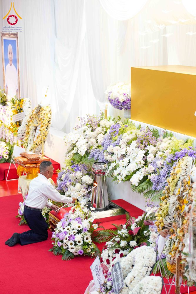 ภาพ No.315833:วันพฤหัสบดีที่ 26 มีนาคม พ.ศ. 2569 พิธีบำเพ็ญกุศล คุณพ่อณรงค์ จินตมากุล  สิริอายุ 99 ปี 11 เดือน โยมบิดา พระครูปลัดรัตนวีรวัฒน์ (รังสฤษดิ์ อิทฺธิจินตโก) ที่ปรึกษาเจ้าคณะจังหวัดปทุมธานี เจ้าอาวาสวัดพระธรรมกาย  ณ ห้องปลูกศรัทธา 2 วัดพระธรรมกาย ปทุมธานี