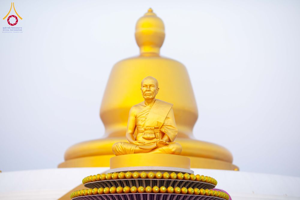 ภาพ No.299765:วันที่ 19 มกราคม พ.ศ.2569 พระธรรมยาตราปฏิบัติธรรมและถ่ายภาพหมู่ประวัติศาสตร์ ณ อนุสรณ์สถานลำดับที่ 5 สถานที่เผยแผ่วิชชาธรรมกายครั้งแรก  อนุสรณ์สถานบางปลาวัดบางปลา อ.บางเลน จ.นครปฐม ในโครงการธรรมยาตรา กตัญญูบูชา มหาปูชนียาจารย์ พระมงคลเทพมุนี(สด จนฺทสโร) 