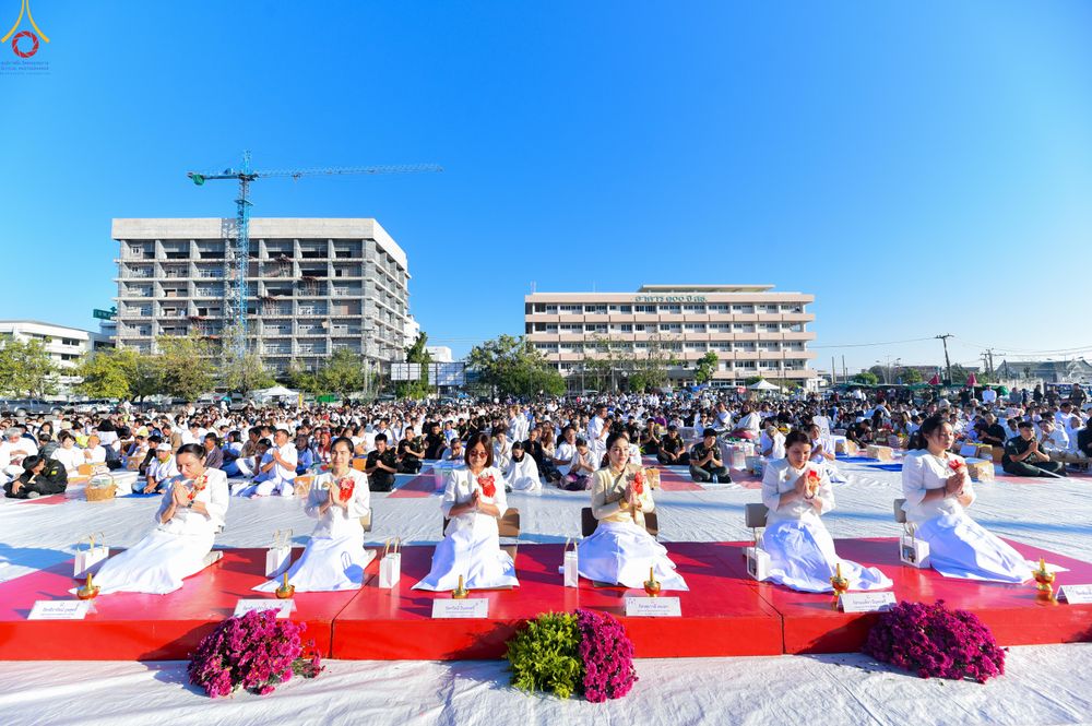 ภาพ No.280222:วันอังคารที่ ๓๐ ธันวาคม พ.ศ. ๒๕๖๘ พิธีตักบาตรพระ ๑,๐๖๙ รูป จังหวัดกาฬสินธุ์   ณ บริเวณสนามหน้าศาลากลาง จังหวัดกาฬสินธุ์ (หลังเก่า)