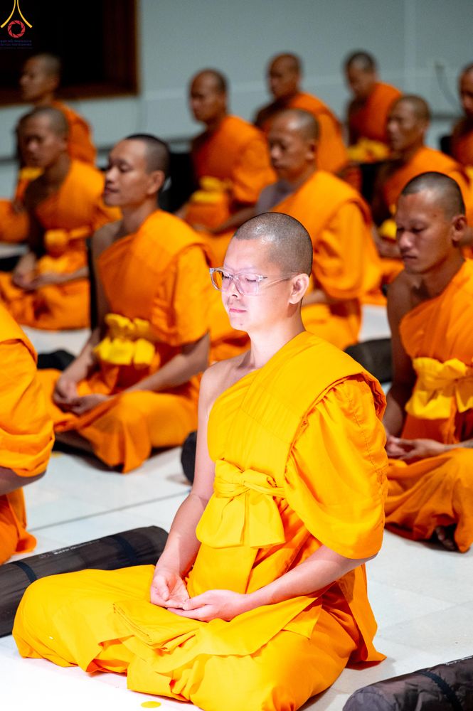 ภาพ No.288388:วันที่ 4 มกราคม พ.ศ. 2569 พระธรรมยาตราปฏิบัติธรรม และถ่ายภาพหมู่ประวัติศาสตร์ ในโครงการธรรมยาตรา กตัญญูบูชา มหาปูชนียาจารย์ พระมงคลเทพมุนี(สด จนฺทสโร) พระผู้ปราบมาร อนุสรณ์สถาน 7 แห่ง ปีที่ 14 ณ อนุสรณ์สถานมหาวิหารพระมงคลเทพมุนี (โลตัสแลนด์) อ.สองพี่น้อง