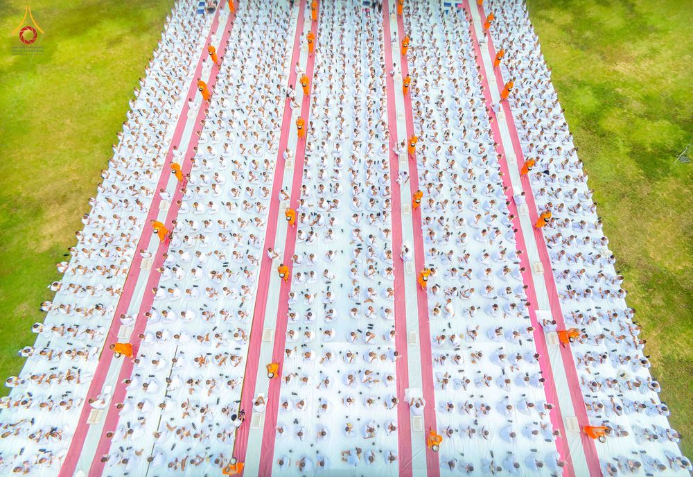 ภาพ No.341012:วันที่ 26 กรกฎาคม พ.ศ. 2569 โครงการพัฒนาคุณธรรม จริยธรรม สำหรับนักเรียนนายสิบตำรวจ (นสต.) รุ่นที่ 17 ศูนย์ฝึกอบรมตำรวจภูธรภาค 1 ได้จัดกิจกรรม ตักบาตรเพื่อน้อมอุทิศถวายเพื่อเป็นพระราชกุศลฯ  และปฏิบัติธรรม ติวธรรมมะ ณ ศูนย์ปฏิบัติธรรมเวิล์ดพีช วัลเล่ย์ (Wo