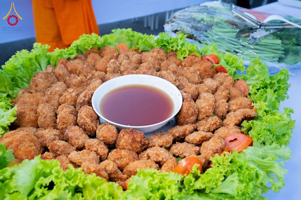 ภาพ No.288137:วันที่ 4 มกราคม พ.ศ. 2569 พิธีถวายภัตตาหารเป็นสังฆทาน แด่พระธรรมยาตรา ในโครงการธรรมยาตรา กตัญญูบูชา มหาปูชนียาจารย์ พระมงคลเทพมุนี(สด จนฺทสโร) พระผู้ปราบมาร อนุสรณ์สถาน 7 แห่ง ปีที่ 14 ณ อนุสรณ์สถานมหาวิหารพระมงคลเทพมุนี (โลตัสแลนด์) อ.สองพี่น้อง จ.สุพรร