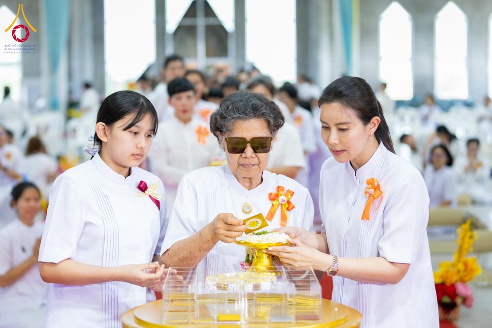 ภาพ No.315698:วันอาทิตย์ ที่ 22 มีนาคม พ.ศ. 2569 พิธีทอดผ้าป่าฉลองพระประธาน พิธีประดิษฐานพระบรมสารีริกธาตุในองค์พระประธาน พิธีจารึกชื่อบรรจุในแผ่นฌาน ณ ศูนย์ปฏิบัติธรรมสมุทรปราการ (บางบ่อ)