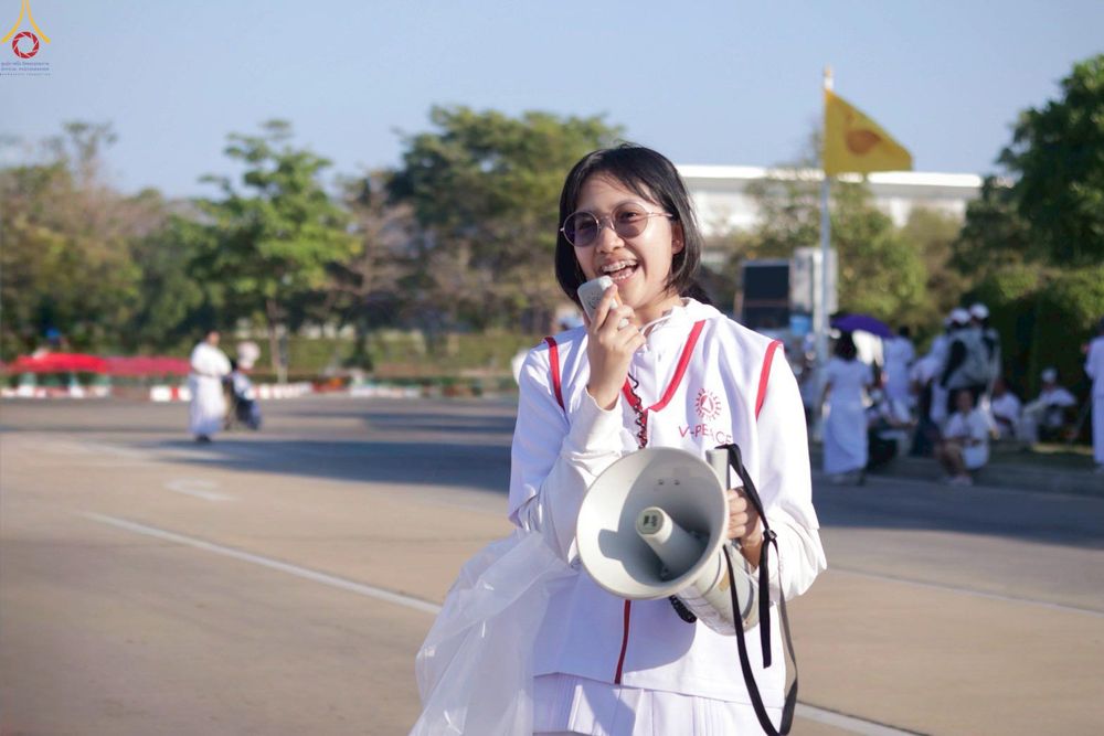 ภาพ No.296028:ภาพเบื้องหลังอาสาสมัครรวมใจ ชุดที่ 1 ในโครงการธรรมยาตรา กตัญญูบูชา มหาปูชนียาจารย์ พระมงคลเทพมุนี(สด จนฺทสโร) พระผู้ปราบมาร อนุสรณ์สถาน 7 แห่ง ปีที่ 14