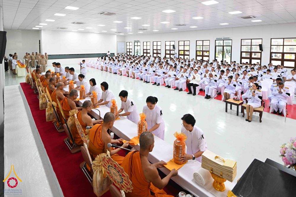 ภาพ No.344257:วันที่ 12 สิงหาคม พ.ศ. 2569  พสกนิกรชาวอำเภอคลองหลวง พร้อมใจร่วมพิธีสวดพระพุทธมนต์และทำบุญตักบาตรถวายพระราชกุศล เนื่องในวันคล้ายวันพระราชสมภพ สมเด็จพระบรมราชชนนีพันปีหลวง และวันแม่แห่งชาติ 12 สิงหาคม 2569