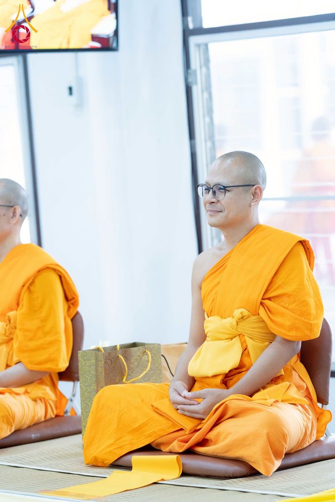 ภาพ No.276691:วันเสาร์ที่ 6 ธันวาคม พ.ศ. 2568 พิธีมุทิตาสักการะ เนื่องในโอกาสที่พระเดชพระคุณพระพรหมดิลก เจ้าอาวาสวัดสามพระยา วรวิหาร เมตตาเป็นประธานในพิธีตั้งฐานานุกรมใน พระราชวิเทศวชิรเวที (บัณฑิต วรปญฺโญ) ผู้ช่วยเจ้าอาวาสวัดพระธรรมกาย (ไวโรจน์ วิโรจโน) ผู้ช่วยเจ้าอา