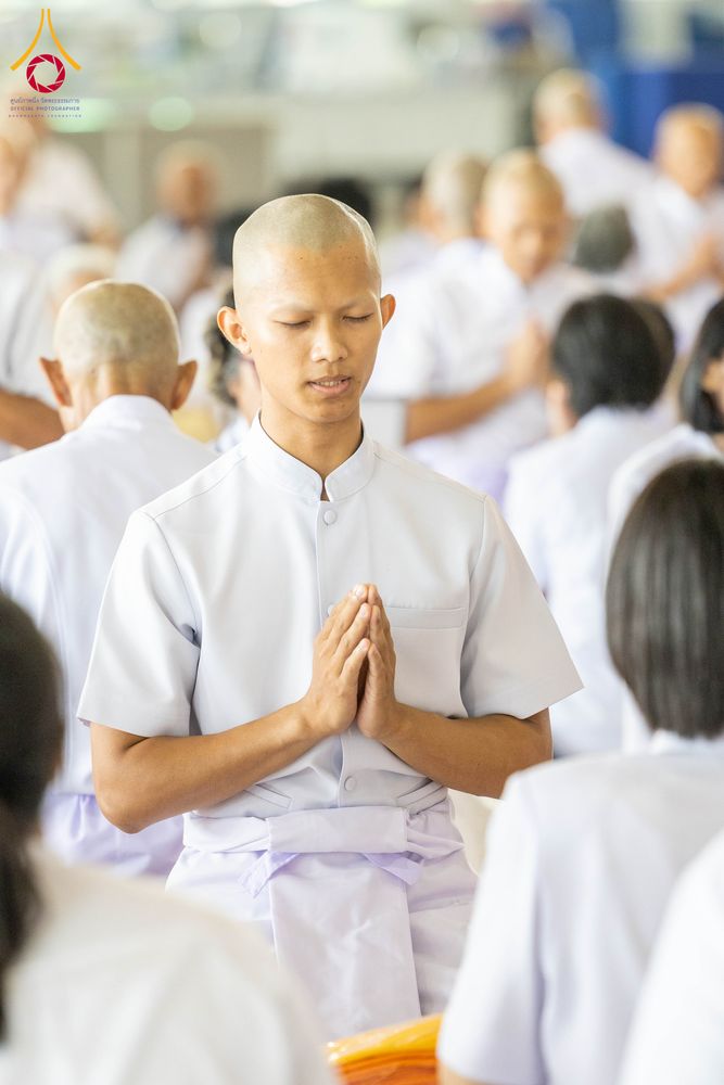 ภาพ No.321318:วันเสาร์ที่ 11 เมษายน พ.ศ.2569 พิธีขอขมาและมอบผ้าไตร โครงการอุปสมบทหมู่ บูชาธรรมหลวงพ่อธัมมชโย พ.ศ.2569 โครงการอุปสมบทหมู่ธรรมทายาท ระดับอุดมศึกษา รุ่น 53 (ภาคฤดูร้อน) ณ วัดพระธรรมกาย ปทุมธานี