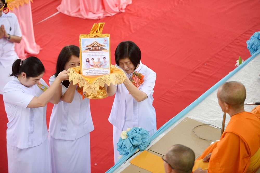 ภาพ No.249388:วันที่ 28 กันยายน พ.ศ. 2568 พิธีทอดผ้าป่าแผ่นบันมงคลมหาเศรษฐี อาคาร 80 ปี หลวงพ่อธัมมชโย ณ ศูนย์ปฏิบัติธรรมวิหารแดง ต.เจริญธรรม อ.วิหารแดง จ.สระบุรี