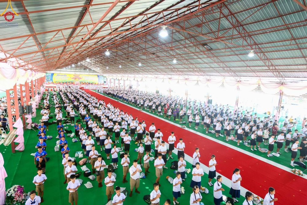 ภาพ No.172487:พิธีทอดกฐินเพื่อสร้าง "ลานเอนกประสงค์พญานาค 4 ตระกูล" วันที่ 15 พฤศจิกายน พ.ศ.2567 ณ พุทธอุทยานนานาชาติ อ.โพนพิสัย จ.หนองคาย