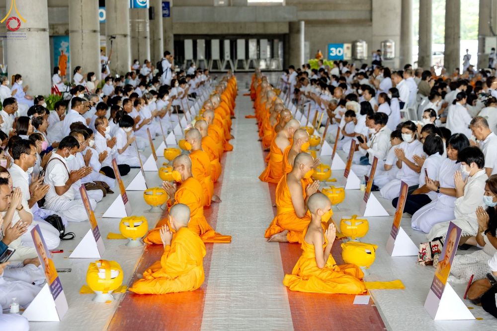 ภาพ No.84212:พิธีขอบรรพชา , พิธีขอสรณคมน์และศีล ,  พิธีรับบาตร , พิธีอุปสมบท ในโครงการบรรพชาอุปสมบทหมู่ธรรมทายาทรุ่นเข้าพรรษา และโครงการบรรพชาสามเณรโรงเรียนนานาชาติ รุ่นที่ 12 ณ โบสถ์พระไตรปิฎก วัดพระธรรมกาย วันที่ 22 กรกฎาคม พ.ศ. 2566