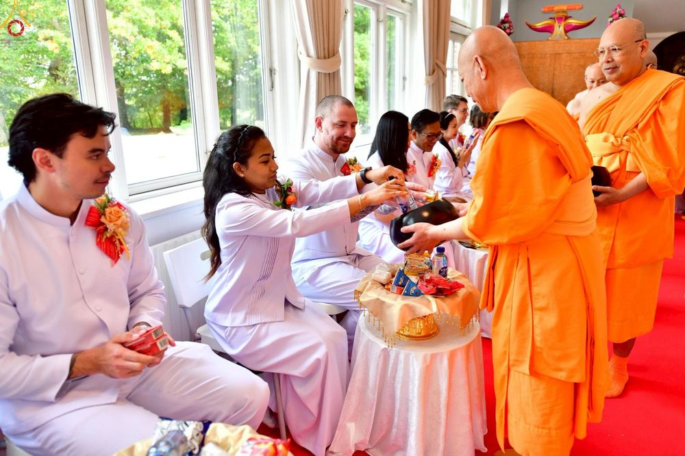 ภาพ No.257393:วันที่ 11 ตุลาคม พ.ศ. 2568 พิธีทอดกฐินสามัคคี  เพื่องานเผยแผ่พระพุทธศาสนา วิชชาธรรมกายสู่ชาวท้องถิ่น ณ วัดพระธรรมกายคอร์ซัวร์ ลุสท์สโกว  ประเทศเดนมาร์ก 