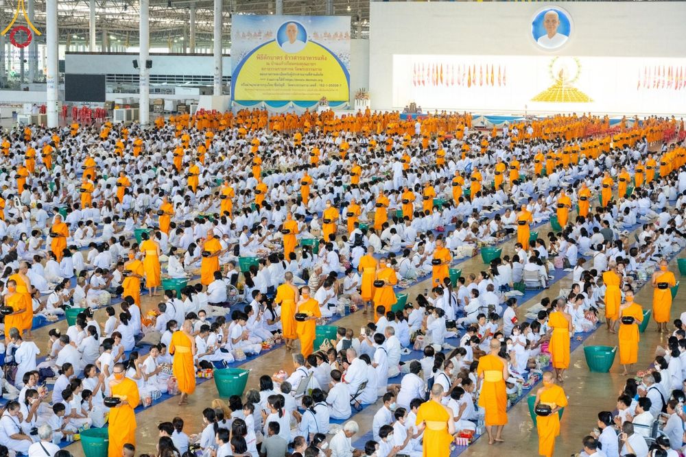 ภาพ No.126519:พิธีตักบาตร ในวันอาทิตย์ต้นเดือนที่ 3 มีนาคม พ.ศ. 2567 ณ บ้านแก้วเรือนทองคุณยายฯ วัดพระธรรมกาย
