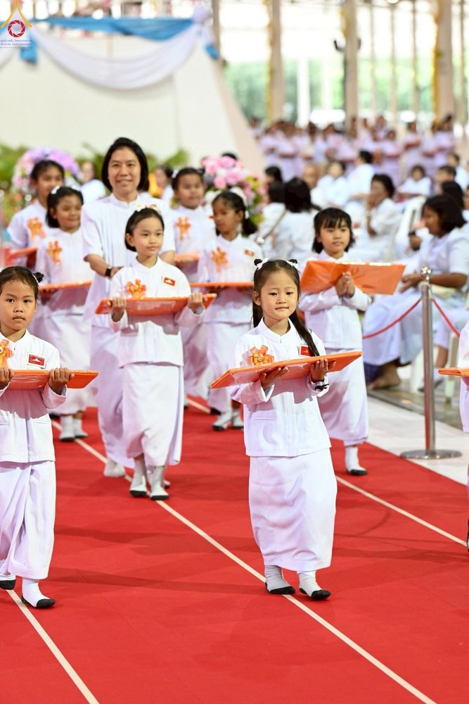 ภาพ No.251562:วันที่ 10 ตุลาคม พ.ศ. 2568 พิธีทอดผ้าป่าสมทบกฐินวัดพระธรรมกาย และสมทบกฐิน 30,000 กว่าวัดทั่วประเทศ ครั้งที่ 3 ณ สภาธรรมกายสากล วัดพระธรรมกาย