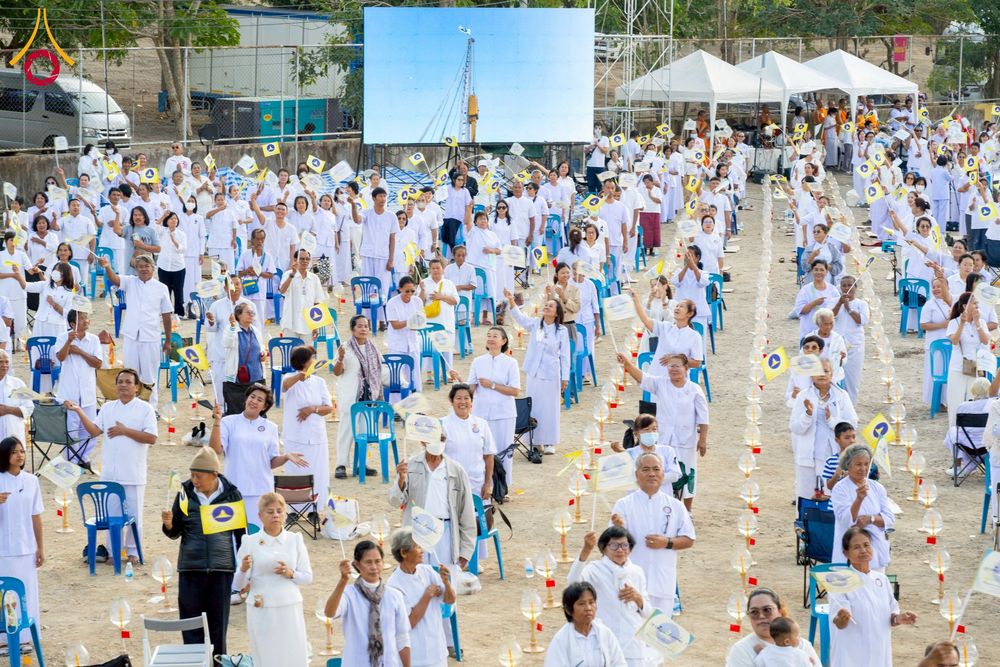 ภาพ No.275089:วันอาทิตย์ที่ 30 พฤศจิกายน พ.ศ. 2568 พิธีตอกเสาเข็ม "สร้างองค์พระเจดีย์เพื่อสร้างสันติภาพโลก" ต้นสุดท้าย ณ ศูนย์ปฏิบัติธรรมระยอง (บ้านช่องลม)