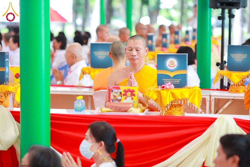 ภาพ No.159099:พิธีทอดผ้าป่าถวายทุนการศึกษาพระภิกษุสามเณรทั่วโลก และ พิธีถวายสังฆทานหนังสือพระไตรปิฏก 80 วัด บูชาธรรม 80 ปี หลวงพ่อธัมมชโย วันเสาร์ที่ 21 กันยายน พ.ศ. 2567 ณ โบสถ์พระไตรปิฏก วัดพระธรรมกาย