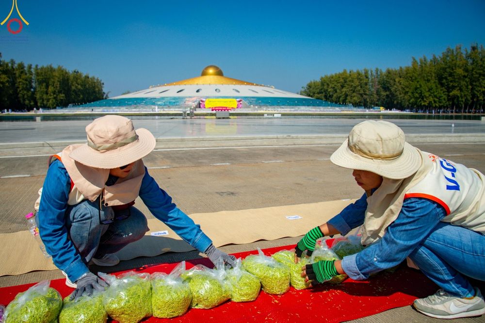 ภาพ No.191407:V.49 สารพัดV สารพัดดี ที่ธรรมยาตรา ในโครงการธรรมยาตรา กตัญญูบูชา มหาปูชนียาจารย์ พระมงคลเทพมุนี(สด จนฺทสโร) พระผู้ปราบมาร อนุสรณ์สถาน 7 แห่ง ปีที่ 13 ระหว่างวันที่ 2-31 มกราคม พ.ศ. 2568