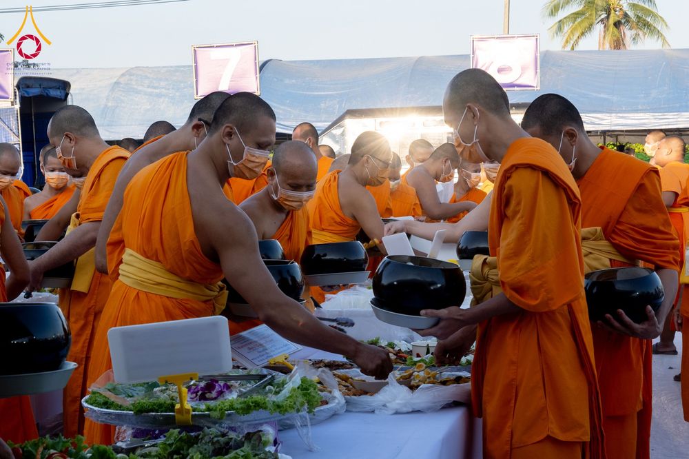 ภาพ No.289972:วันที่ 8 มกราคม พ.ศ. 2569 พิธีถวายภัตตาหารเป็นสังฆทาน แด่พระธรรมยาตรา ณ อนุสรณ์สถานคลองบางนางแท่น อ.สามพราน จ.นครปฐม ในโครงการธรรมยาตรา กตัญญูบูชา มหาปูชนียาจารย์ พระมงคลเทพมุนี(สด จนฺทสโร) พระผู้ปราบมาร อนุสรณ์สถาน 7 แห่ง ปีที่ 14