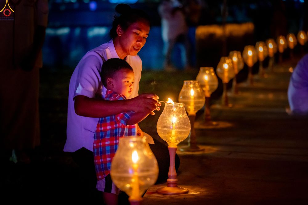 ภาพ No.302341:วันที่ 23 มกราคม พ.ศ. 2569 พิธีจุดประทีปธรรมถวายเป็นพุทธบูชา (ภาพชุดที่ 2) และบูชาธรรมมหาปูชนียาจารย์  ณ อนุสรณ์สถานลำดับที่ 5 สถานที่เผยแผ่วิชชาธรรมกายครั้งแรก อนุสรณ์สถานบางปลา วัดบางปลา อำเภอบางเลน จังหวัดนครปฐม ในโครงการธรรมยาตรา กตัญญูบูชา มหาปูชนีย