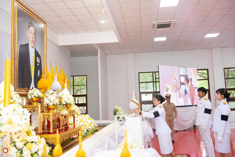 ภาพ No.341742:วันอังคารที่ 28 กรกฎาคม พ.ศ. 2569 คณะสงฆ์และพสกนิกรอำเภอคลองหลวง พร้อมใจจัดพิธีเจริญพระพุทธมนต์ ปฏิบัติธรรม และทำบุญตักบาตร ถวายพระราชกุศลเฉลิมพระเกียรติพระบาทสมเด็จพระเจ้าอยู่หัว