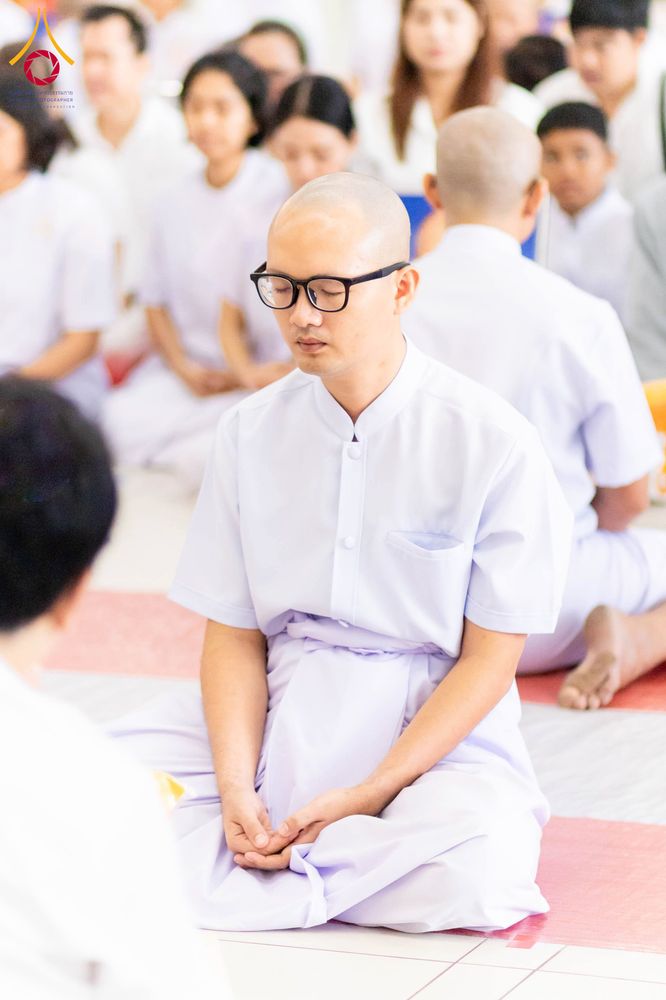 ภาพ No.298157:วันเสาร์ที่ 17 มกราคม พ.ศ. 2569 พิธีบรรพชาอุปสมบท โครงการอุปสมบทหมู่ บูชาธรรมครบ 117 ปี คุณยายอาจารย์มหารัตนอุบาสิกาจันทร์ ขนนกยูง  ณ อุโบสถพระไตรปิฎก วัดพระธรรมกาย