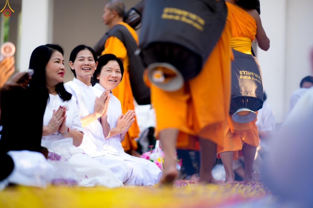 ภาพ No.295267:วันที่ 16 มกราคม พ.ศ. 2569 พิธีต้อนรับพระธรรมยาตรา อนุสรณ์สถานลำดับที่ 4 (ภาพชุดที่ 2) สถานที่เกิดด้วยกายธรรม ณ วัดโบสถ์บน ต.บางคูเวียง จ.นนทบุรี ในโครงการธรรมยาตรา กตัญญูบูชา มหาปูชนียาจารย์ พระมงคลเทพมุนี(สด จนฺทสโร) พระผู้ปราบมาร อนุสรณ์สถาน 7 แห่ง ปี