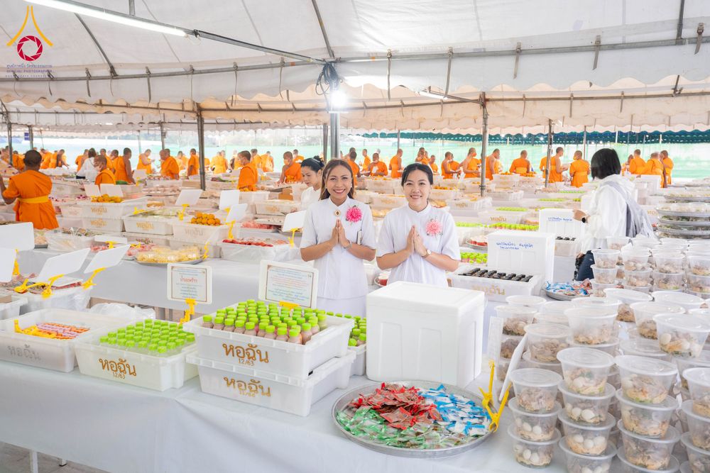 ภาพ No.301793:วันที่ 24 มกราคม พ.ศ. 2569 พิธีถวายภัตตาหารเป็นสังฆทาน แด่พระธรรมยาตรา ณ อนุสรณ์สถานบางปลา วัดบางปลา อำเภอบางเลน จังหวัดนครปฐม ในโครงการธรรมยาตรา กตัญญูบูชา มหาปูชนียาจารย์ พระมงคลเทพมุนี(สด จนฺทสโร) พระผู้ปราบมาร อนุสรณ์สถาน 7 แห่ง ปีที่ 14