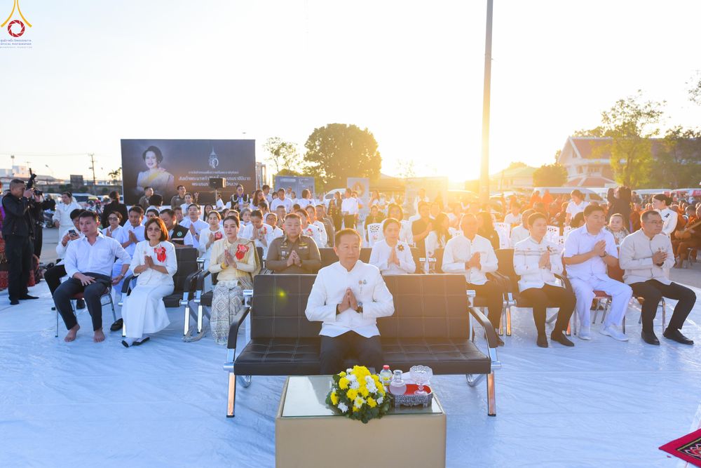 ภาพ No.280192:วันอังคารที่ ๓๐ ธันวาคม พ.ศ. ๒๕๖๘ พิธีตักบาตรพระ ๑,๐๖๙ รูป จังหวัดกาฬสินธุ์   ณ บริเวณสนามหน้าศาลากลาง จังหวัดกาฬสินธุ์ (หลังเก่า)