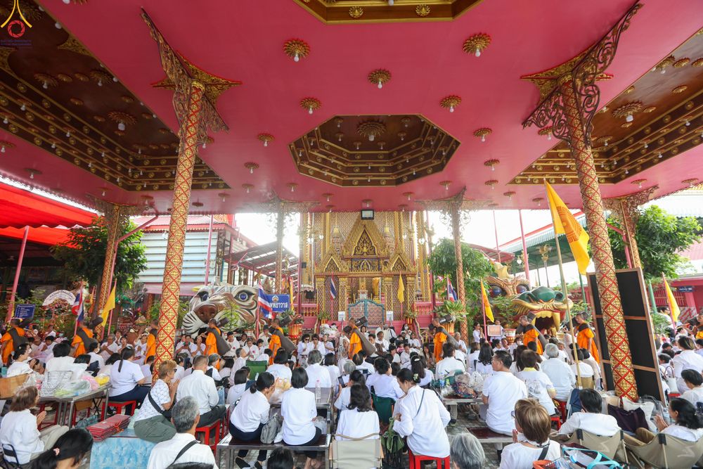 ภาพ No.295043:วันที่ 14 มกราคม พ.ศ. 2569 พิธีต้อนรับพระธรรมยาตรา อนุสรณ์สถานลำดับที่ 4  สถานที่เกิดด้วยกายธรรม ณ วัดโบสถ์บน ต.บางคูเวียง จ.นนทบุรี ในโครงการธรรมยาตรา กตัญญูบูชา มหาปูชนียาจารย์ พระมงคลเทพมุนี(สด จนฺทสโร) พระผู้ปราบมาร อนุสรณ์สถาน 7 แห่ง ปีที่ 14