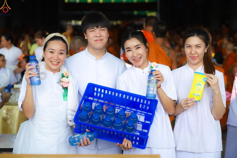 ภาพ No.325925:วันที่ 22 เมษายน พ.ศ.2569(วันคุ้มครองโลก) งานถวายมหาสังฆทาน 40,000 กว่าวัดทั่วประเทศ เจ้าหน้าที่ สาธุชน ร่วมใจจัดเตรียมภัตตาหารเพล (ชุด 2)