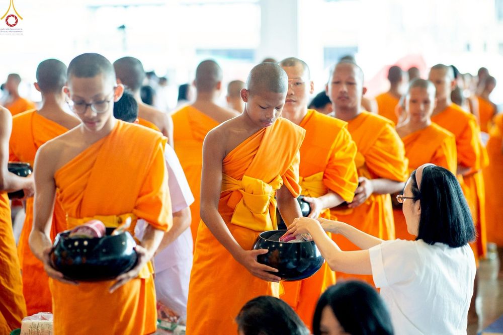 ภาพ No.240523:วันพุธที่ 27 สิงหาคม พ.ศ. 2568 พิธีตักบาตร ในวันธรรมชัย ณ วัดพระธรรมกาย จ.ปทุมธานี