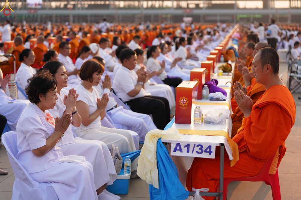 ภาพ No.324183:วันที่ 22 เมษายน พ.ศ.2569 (วันคุ้มครองโลก) พิธีถวายมหาสังฆทาน 40,000 กว่าวัดทั่วประเทศ ณ ลานธรรม พระมหาธรรมกายเจดีย์ วัดพระธรรมกาย