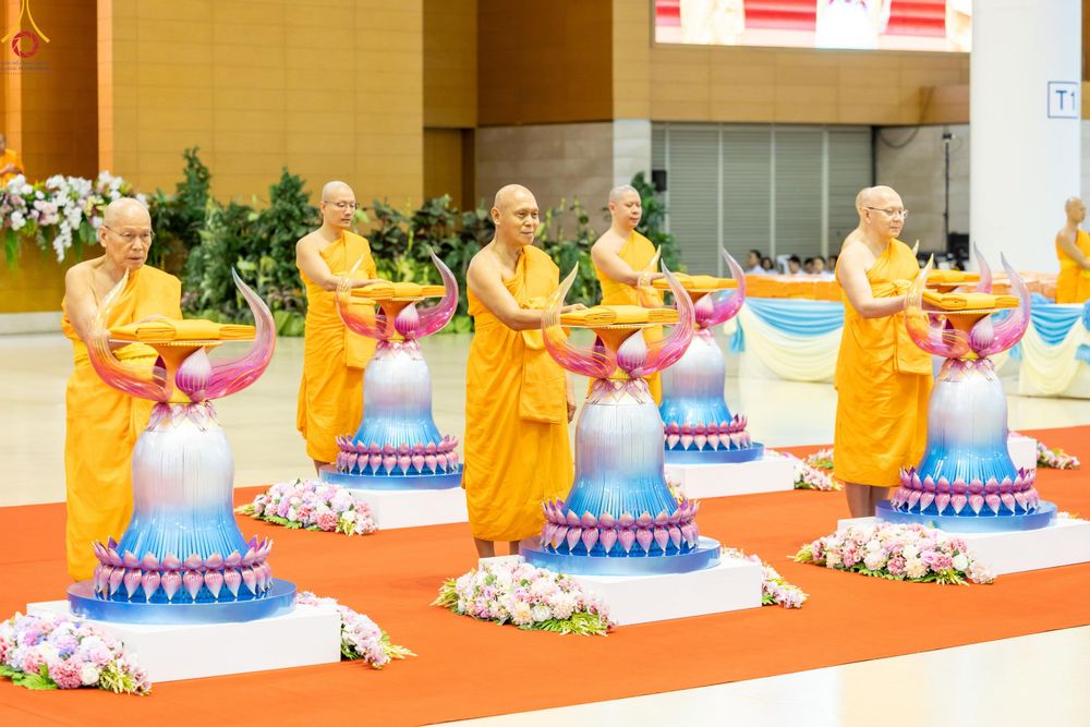 ภาพ No.345698:วันพฤหัสบดีที่ 27 สิงหาคม พ.ศ.2569 พิธีทอดผ้าป่าเพื่อถวายอุปกรณ์สื่อโสตทัศน์ อาคาร 82 ปี หลวงพ่อธัมมชโย พิธีทอดผ้าป่าสมทบกฐินวัดพระธรรมกาย และสมทบกฐิน 30,000 กว่าวัดทั่วไทย ครั้งที่ 1 ประจำปี พุทธศักราช 2569 ณ วัดพระธรรมกาย ปทุมธานี