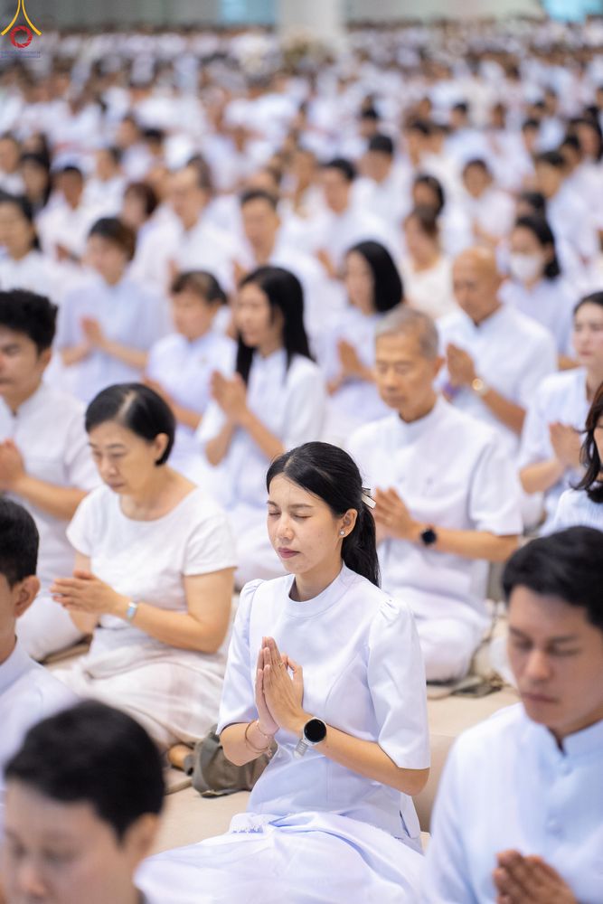 ภาพ No.337917:วันอาทิตย์ต้นเดือน 5 กรกฎาคม พ.ศ.2569 พิธีบูชาข้าวพระ ณ สภาธรรมกายสากล วัดพระธรรมกาย